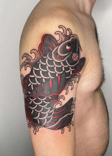 TATOUAGE JAPONAIS TRADITIONNEL BRAS PARIS IREZUMI GUIGUI WABORI CARPE KOI