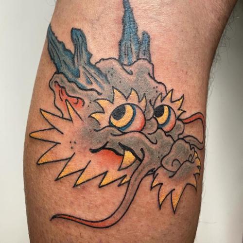 TATOUAGE JAPONAIS TRADITIONNEL BRAS PARIS IREZUMI GUIGUI WABORI DRAGON FLASH