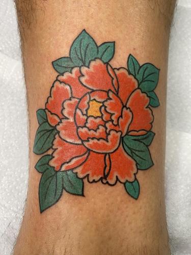 TATOUAGE JAPONAIS TRADITIONNEL BRAS PARIS IREZUMI GUIGUI WABORI PIVOINE