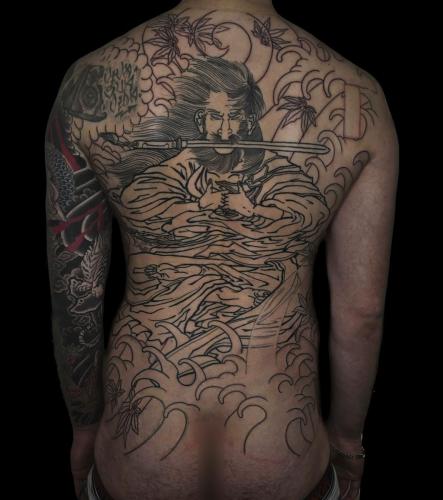 TATOUAGE JAPONAIS TRADITIONNEL DOS PARIS IREZUMI GUIGUI WABORI SUSANOO