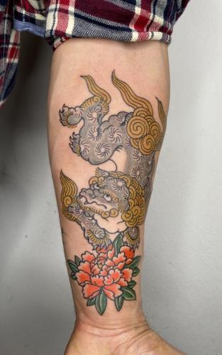tatouage japonais traditionnel paris irezumi wabori horimono japanese tattoo flash tattoo tatoueur japanese guigui guiguitattoo 彫鰐 horishi horiwani ukiyoe Komainu